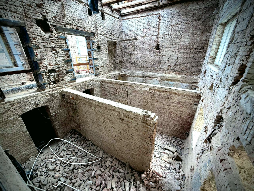 13976 image for slide