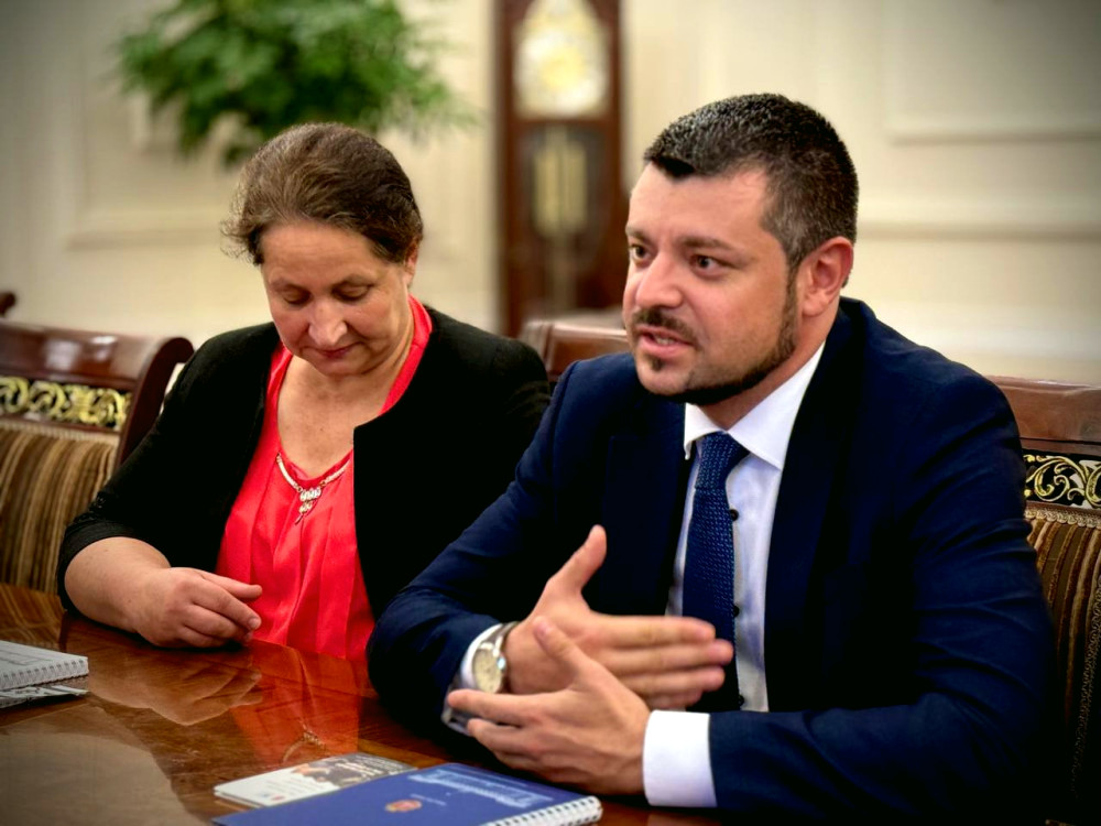 14833 image for slide