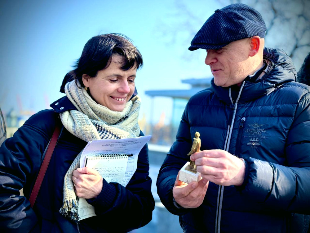 7665 image for slide