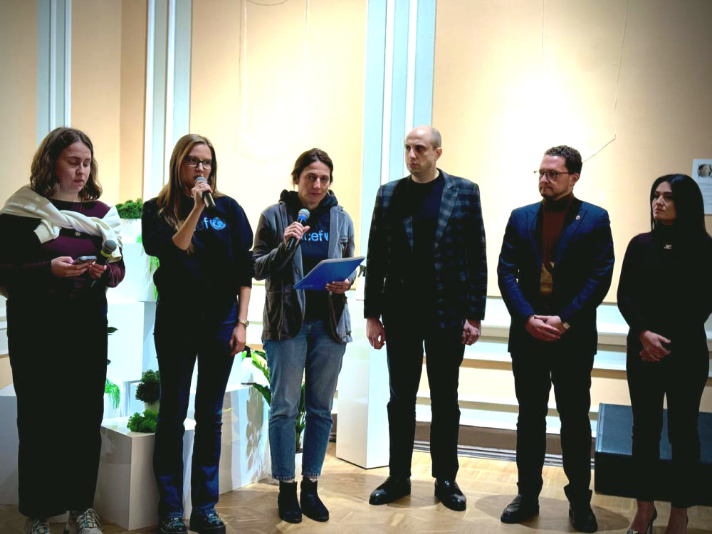 9921 image for slide